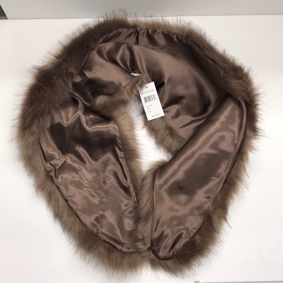 Faux fur wrap - Picture 2 of 5